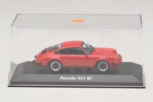 Porsche 911 SC Röd Maxichamps 1:43 940062021 Metall — bild 4 av 5