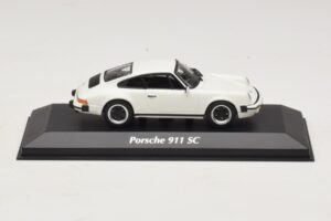 Porsche 911 SC Vit Maxichamps 1:43 940062020 Metall