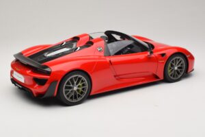 Porsche 918 Spyder Weissach Package Guards Red AUTOart 1:12 12122 Metall — bild 3 av 8
