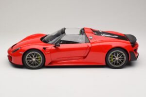 Porsche 918 Spyder Weissach Package Guards Red AUTOart 1:12 12122 Metall — bild 4 av 8