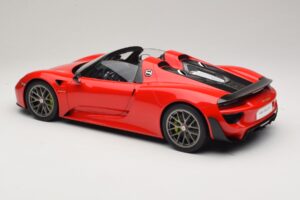 Porsche 918 Spyder Weissach Package Guards Red AUTOart 1:12 12122 Metall — bild 7 av 8