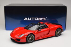 Porsche 918 Spyder Weissach Package Guards Red AUTOart 1:12 12122 Metall — bild 8 av 8