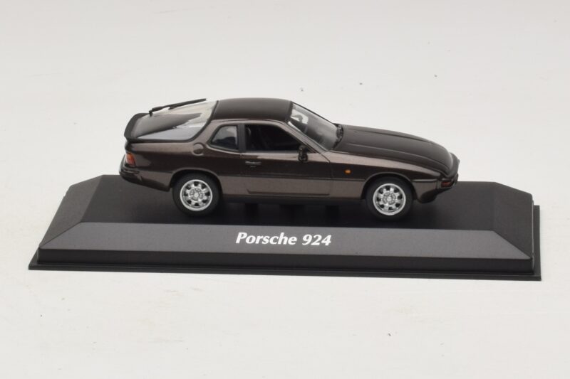 Porsche 924 Brunmetallic Maxichamps 1:43 940062121 Metall