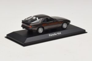 Porsche 924 Brunmetallic Maxichamps 1:43 940062121 Metall — bild 2 av 5