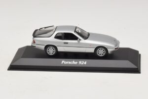 Porsche 924 Silver Maxichamps 1:43 940062120 Metall