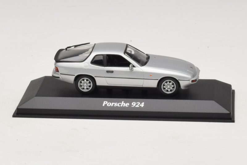 Porsche 924 Silver Maxichamps 1:43 940062120 Metall