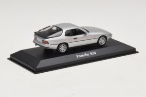 Porsche 924 Silver Maxichamps 1:43 940062120 Metall — bild 2 av 5