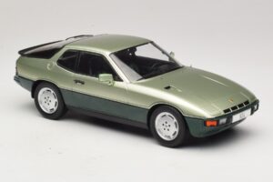 Porsche 924 Turbo Ljusgrön & Mörkgrön MCG 1:18 MCG18660 Metall — bild 4 av 6