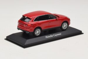 Porsche Cayenne 958 Röd Maxichamps 1:43 940063200 Metall — bild 2 av 5