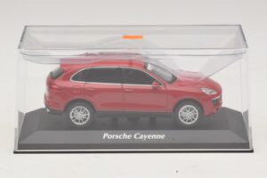 Porsche Cayenne 958 Röd Maxichamps 1:43 940063200 Metall — bild 4 av 5