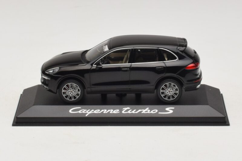 Porsche Cayenne 958 Turbo S Svart Minichamps 1:43 WAP0200220E Metall
