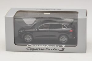 Porsche Cayenne 958 Turbo S Svart Minichamps 1:43 WAP0200220E Metall — bild 5 av 5