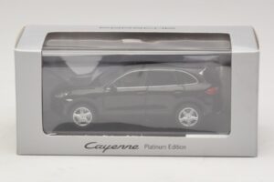 Porsche Cayenne 9PA Platina Edition Svart Minichamps 1:43 WAP0200160E Metall — bild 5 av 5