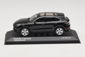 Porsche Cayenne Svartmetallic Minichamps 1:43 410066301 Metall