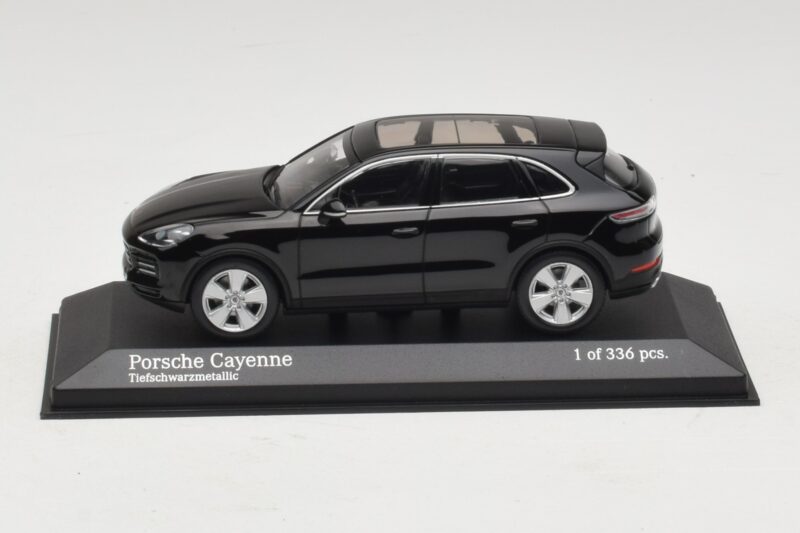 Porsche Cayenne Svartmetallic Minichamps 1:43 410066301 Metall