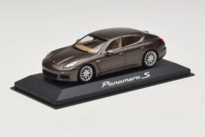 Porsche Panamera 970 S Brun Metallic Minichamps 1:43 WAP0203400E Metall — bild 2 av 5