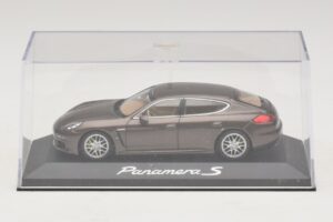 Porsche Panamera 970 S Brun Metallic Minichamps 1:43 WAP0203400E Metall — bild 4 av 5