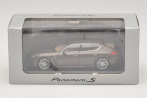 Porsche Panamera 970 S Brun Metallic Minichamps 1:43 WAP0203400E Metall — bild 5 av 5