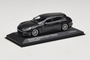 Porsche Panamera 971 4 E-Hybrid Sport Turismo Grå Minichamps 1:43 410066112 Metall — bild 2 av 5