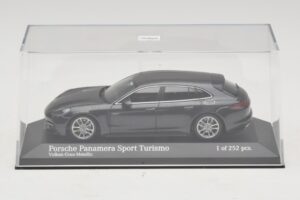 Porsche Panamera 971 4 E-Hybrid Sport Turismo Grå Minichamps 1:43 410066112 Metall — bild 4 av 5