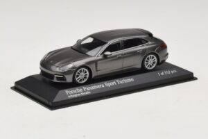 Porsche Panamera 971 Sport Turismo 4S Grå Minichamps 1:43 410066111 Metall — bild 2 av 5