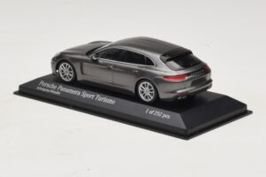 Porsche Panamera 971 Sport Turismo 4S Grå Minichamps 1:43 410066111 Metall — bild 3 av 5