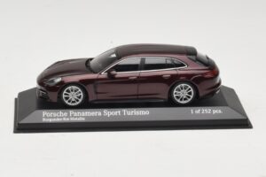 Porsche Panamera 971 Sport Turismo 4S Röd Minichamps 1:43 410066110 Metall