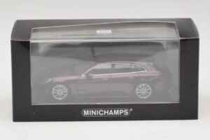 Porsche Panamera 971 Sport Turismo 4S Röd Minichamps 1:43 410066110 Metall — bild 5 av 5