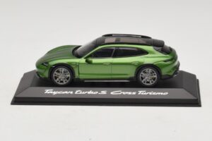 Porsche Taycan Turbo S Cross Turismo Grön Minichamps 1:43 WAP0207830M003 Metall