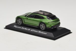 Porsche Taycan Turbo S Cross Turismo Grön Minichamps 1:43 WAP0207830M003 Metall — bild 3 av 5