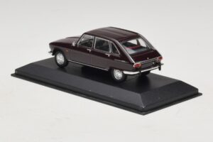 Renault 16 Mörkröd Minichamps 1:43 400113104 Metall — bild 3 av 5