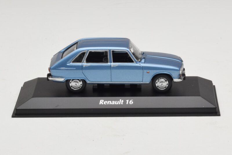 Renault 16 Ljusblå Metallic Maxichamps 1:43 Renault 16 Ljusblå Metallic Maxichamps 1:43 940113100 Metall