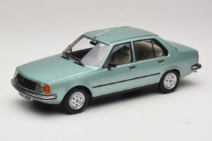 Renault 18 Ljusgrön MCG 1:18 MCG18596 Metall