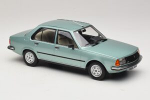 Renault 18 Ljusgrön MCG 1:18 MCG18596 Metall — bild 4 av 6