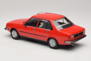 Renault 18 Röd MCG 1:18 MCG18595 Metall — bild 5 av 6