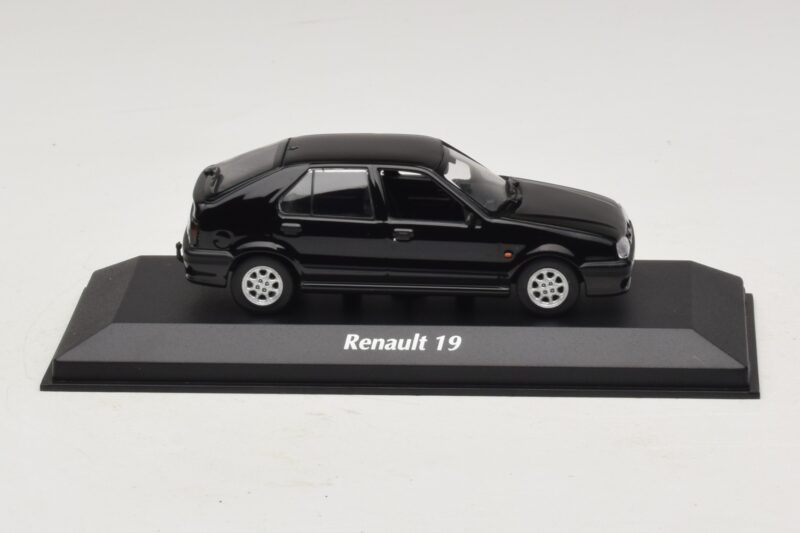 Renault 19 Svart Maxichamps 1:43 940113701 Metall