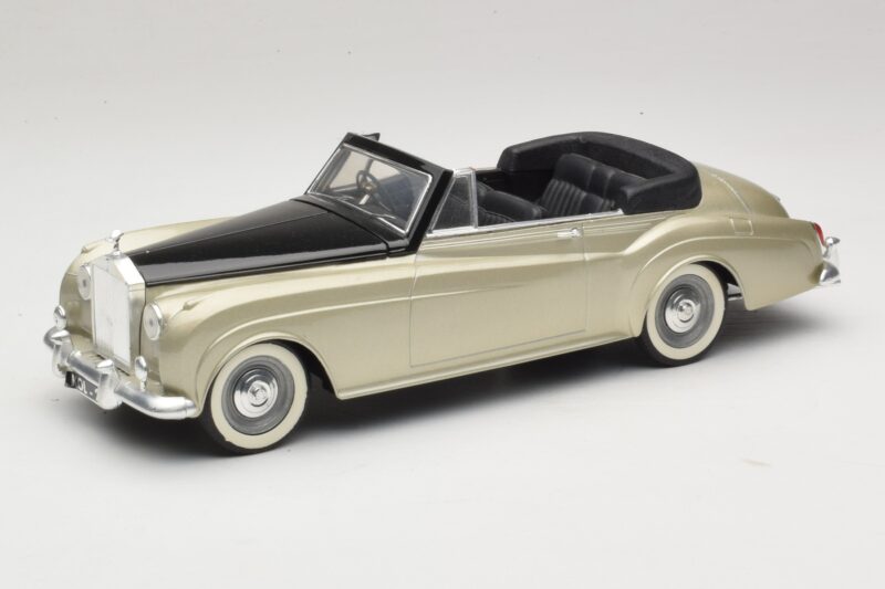 Rolls-Royce Silver Cloud II Silver Solido 1:18 8006 Metall