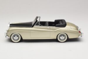Rolls-Royce Silver Cloud II Silver Solido 1:18 8006 Metall — bild 3 av 6