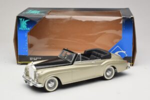 Rolls-Royce Silver Cloud II Silver Solido 1:18 8006 Metall — bild 6 av 6