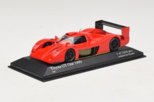 Toyota GT-One TS020 Street Röd Minichamps 1:43 433991603 Metall — bild 2 av 5