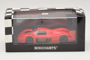 Toyota GT-One TS020 Street Röd Minichamps 1:43 433991603 Metall — bild 5 av 5