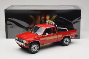 Toyota Hilux N50 Xtra Cab 4x4 Röd KK-Scale 1:18 KKDC181562 Metall — bild 6 av 6