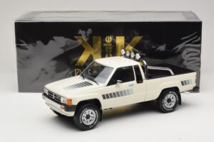 Toyota Hilux N50 Xtra Cab 4x4 Vit KK-Scale 1:18 KKDC181564 Metall — bild 6 av 6