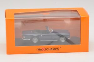 Triumph TR6 Mörkblå Maxichamps 1:43 940132570 Metall — bild 5 av 5