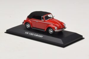 Volkswagen 1302 Cabriolet Röd Maxichamps 1:43 940055031 Metall — bild 3 av 5