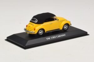 Volkswagen 1302 Cabriolet Gul Maxichamps 1:43 940055030 Metall — bild 2 av 5