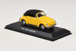 Volkswagen 1302 Cabriolet Gul Maxichamps 1:43 940055030 Metall — bild 3 av 5