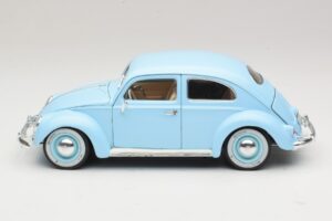 Volkswagen Bubbla Blå Bburago 1:18 3381 Metall — bild 4 av 8