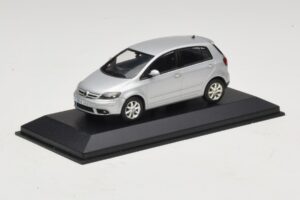 Volkswagen Golf Plus Mk5 Silver Ersättningskartong Minichamps 1:43 400054370-R1 Metall — bild 2 av 5