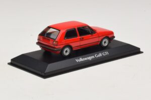 Volkswagen Golf GTI Mk2 Röd Maxichamps 1:43 940054121 Metall — bild 2 av 5